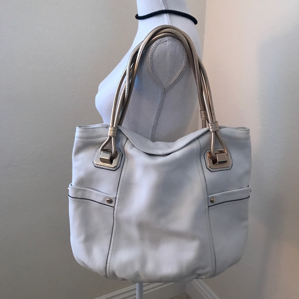 B Makowsky Handbag EUC White Leather/gold Accents